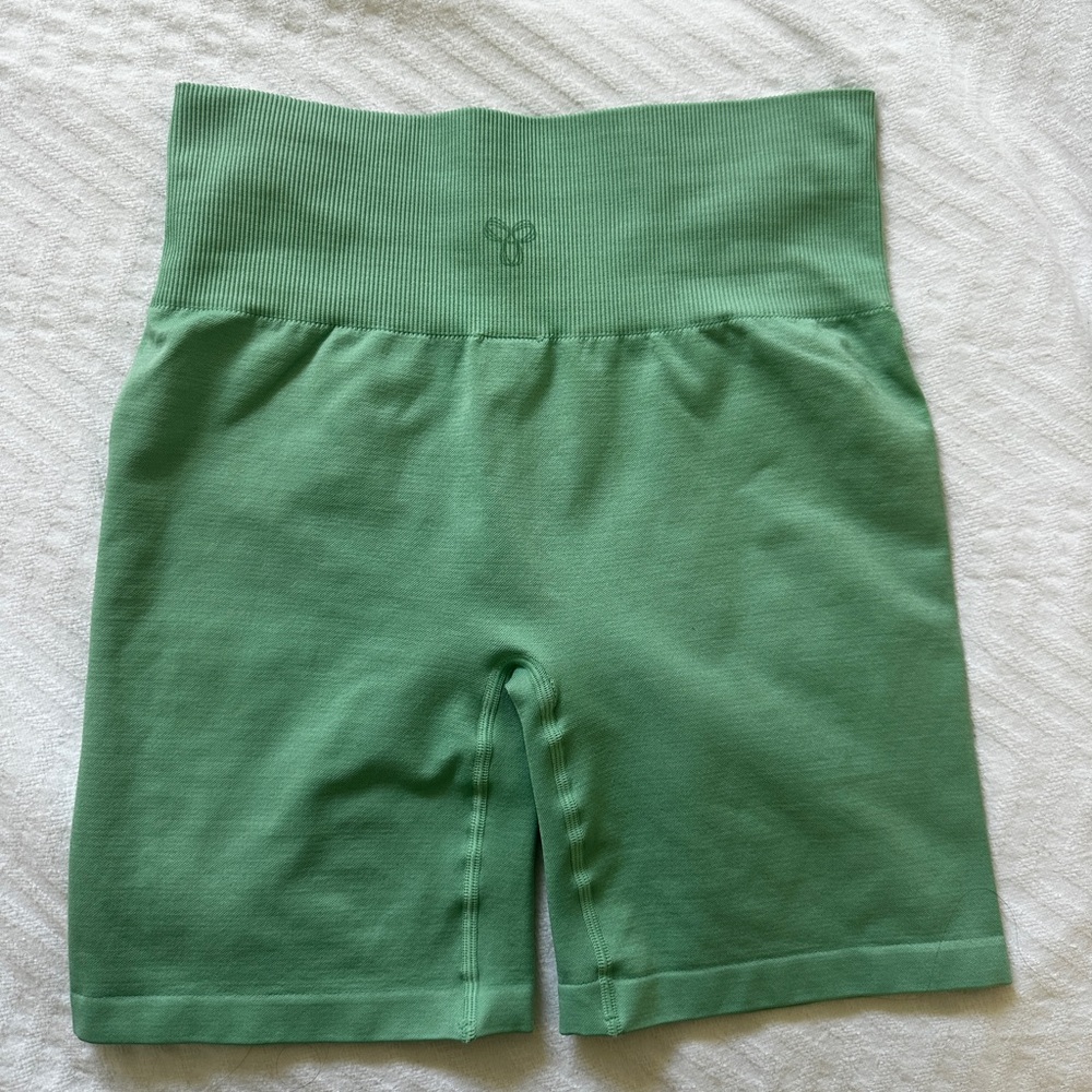MINTY GREEN TNA BIKER SHORTS